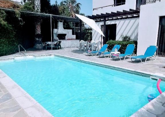 Kissonerga Villa | Spacious 3 bedroom villa private pool