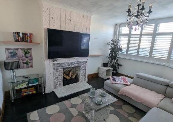 Ipswich House | Spacious 3B Home with Garden in Central Ipswich
