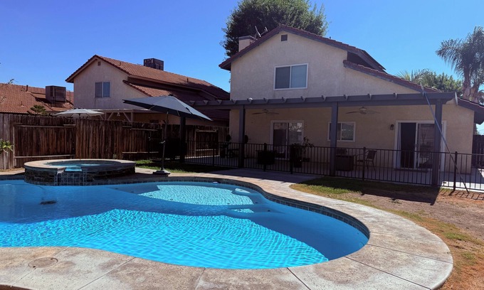 Pumpkin Center House | Spacious 3BR/2.5BA Home w/Pool