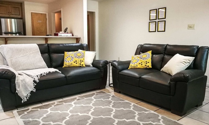 University Condo | Spacious 3BR/3BA Retreat Near Baylor & Downtown!