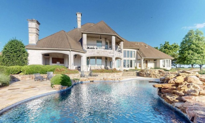 Forney House | Spacious 4.5-Acre Estate Near Dallas w/Pool, Spa, Theater, Gym & Guest House