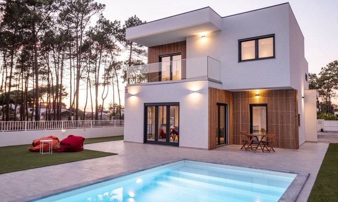Lagoa de Albufeira Apartment | Spacious 4-bedroom villa with pool near beach in amazing Lagoa de Albufeira