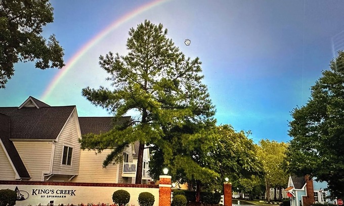 Lackey House | Spacious 4-bedroom estate in charming Williamsburg with AC, fitness room