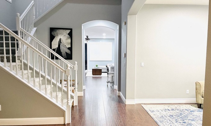 Elk Grove House | Spacious 4 bedrooms home in the heart of Elk Grove