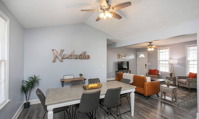 La Vergne House | Spacious 4 BR/3 BA with Game Room