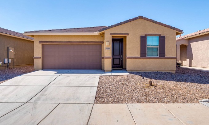 Tucson House | Spacious 4BR Home, 3BA, sleeps 8