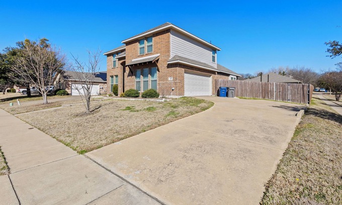 DeSoto House | Spacious 4BR Home - 2 Living Rooms, Study, Firepit, Pet-Friendly!