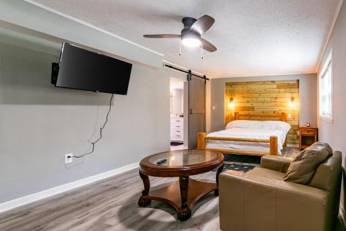 College Park Apartment | Spacious 4BR House, Near Airport & Shops!