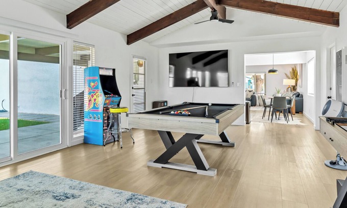 Allied Gardens House | Spacious 5-bedroom house in marvelous San Diego with Gameroom, WiFi, AC