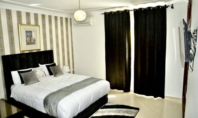 Malabata Villa | Spacious 5-bedroom villa in beautiful Tangier with WiFi, AC