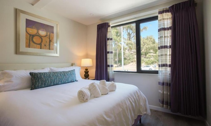 Bankers Hill Apartment | Spacious 500 sqft Studio with Balboa Park View