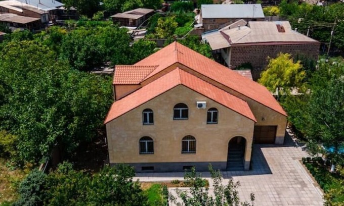 Yerevan House | Spacious 5BR/2BA VILLA: AC, Parking, Gazebo, Backyard, Mount. View, Wi-Fi BBQ