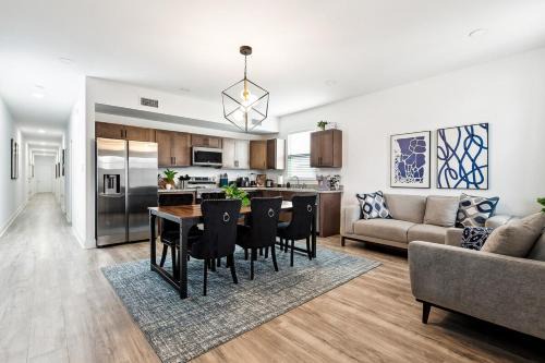 Florida Area Apartment | Spacious 5BR Getaway in NOLA
