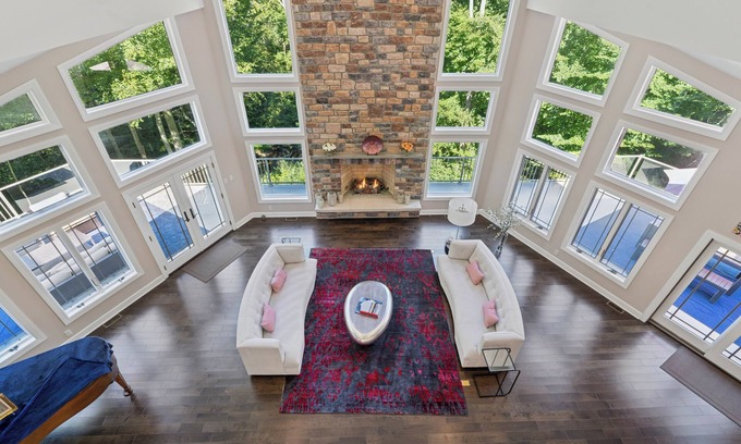 Newtown Square House | Spacious 6-bedroom in lovely Newtown Sq 2 miles from Aronimink Golf Club