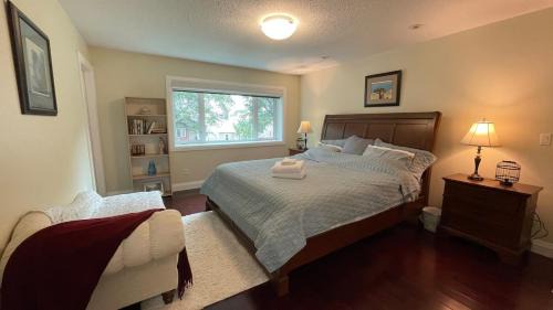 Northwest Edmonton Apartment | Spacious 6 beds 3 baths home in Central WiFi parking AC