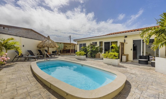 Noord Villa | Spacious 7BR 6BA Villa 2 Pools WalktoBeach