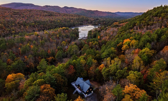 Wevertown House | Spacious ADK 5BR Lodge, Sleeps 14, Near Gore, Firepit, Fireplace, Pets