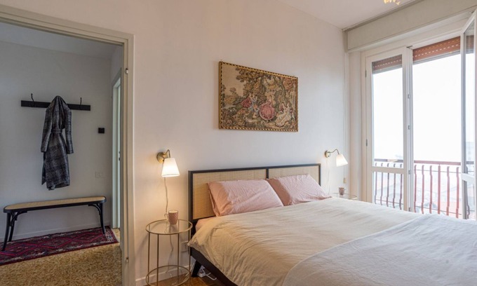 Civenna Apartment | Spacious and bright one-bedroom 90smq apartment on the fourth floor of a 70s building, with elevator, that can accommodate up to 4 paxThe apartment is located in the municipality of Civenna, just 7km from the center of Bellagio. Quiet location but well s