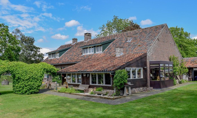 Homberg House | Spacious and idyllic farmhouse with large garden