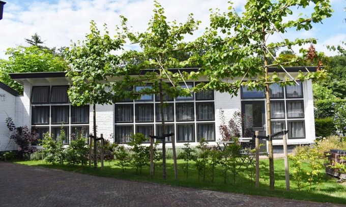 Warmond Apartment | Spacious and modern apartment Warmond