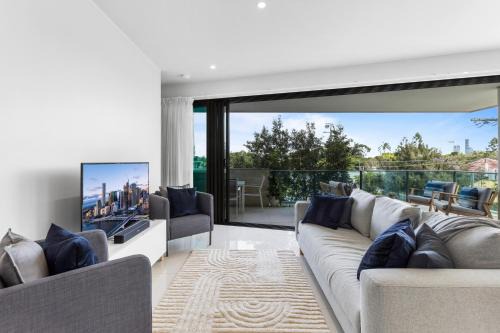 Bulimba Apartment | Spacious and Superb 3-bed Apartment