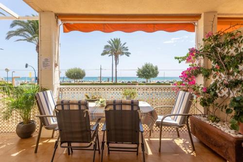 Coveta Fuma Apartment | Spacious apartment in El Campello, 120 m², shared pool