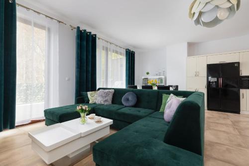 Wiselka Apartment | Spacious Apartment in Wisełka with Parking and Seasonal Swimming Pool by Renters Prestige