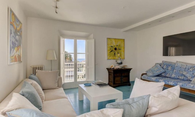 Forte dei Marmi Apartment | Spacious Apartment in Forte dei Marmi - Sea View & Balcony