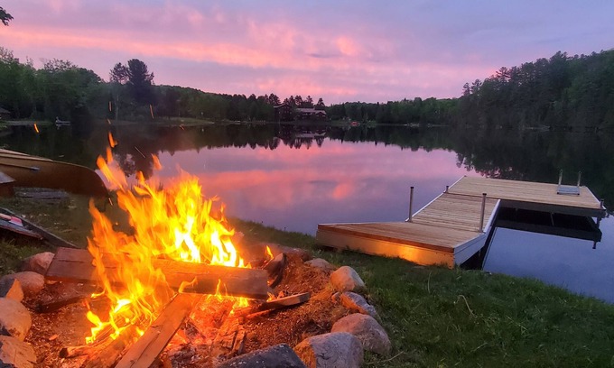 Bancroft Cottage | Spacious Bancroft Cottage- Private Lakefront/Sauna/In Town