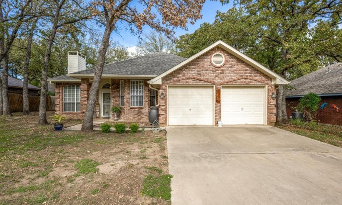 Denton House | Spacious Brick House 3BR 2BA A+