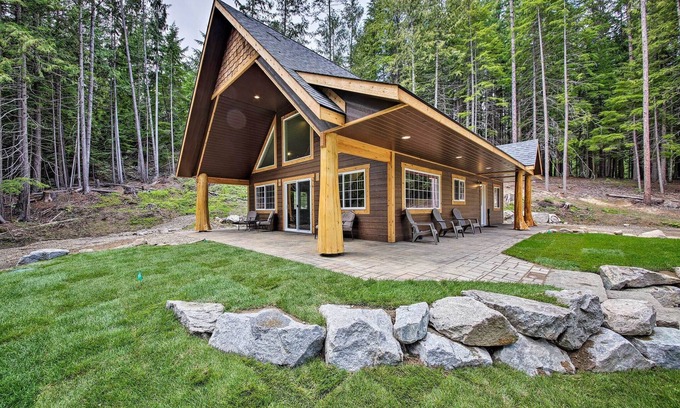 Nordman Cabin | Spacious Cabin by Elkins Resort and Priest Lake