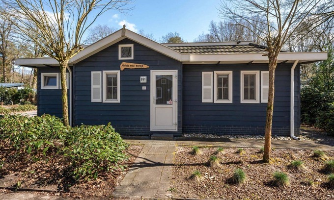 Hooghalen House | Spacious chalet with natural light, perfect for Drenthe’s nature.