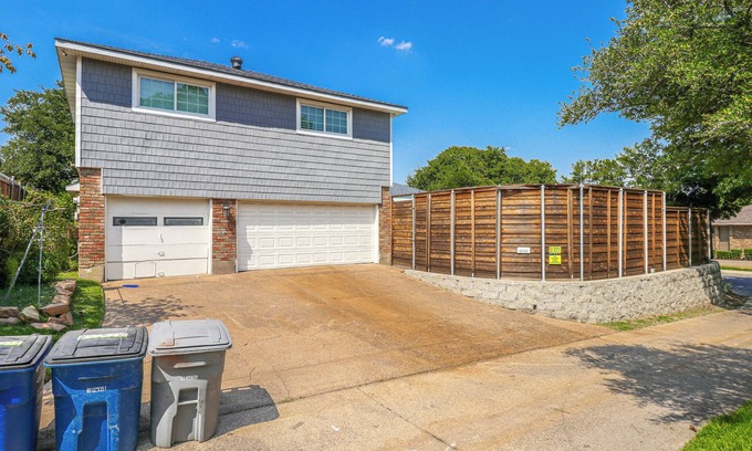 Lake Highlands Apartment | Spacious City Escape with Charming pool and backyard: Small In House Apartment