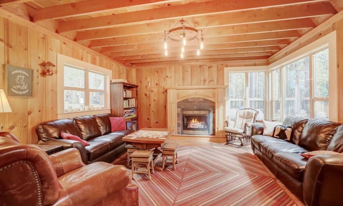 Mill Creek Cabin | Spacious Classic Cabin Retreat- near Lassen