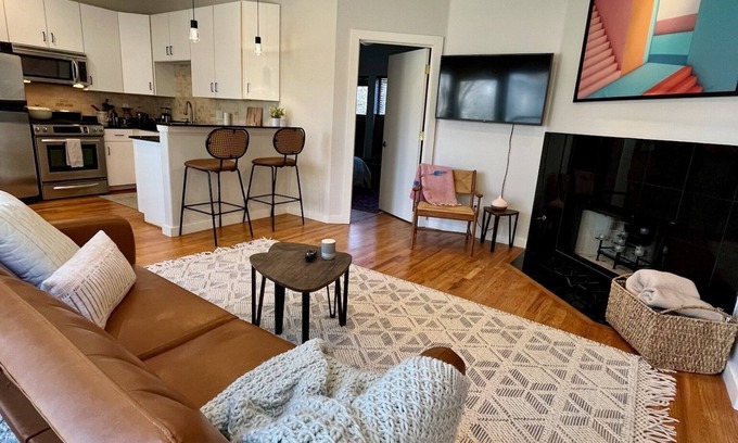 Lower Greenville Condo | Spacious Condo Hip Neighborhood