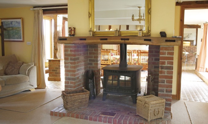 Ford House | Spacious converted barn perfect for families!