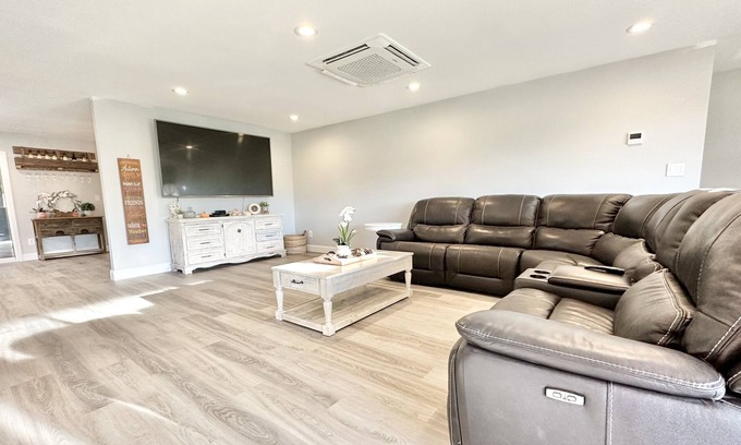 Winters Other | Spacious Country home...hot tub & huge pool!