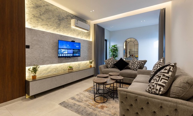 Medina Apartment | Spacious Designer Three Bedroom Home in Almadinah