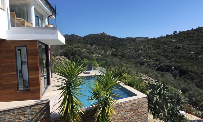 Roses Town Center Villa | Spacious designer villa with stunning sea and mountain views, pool and hot tub