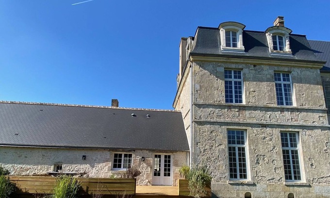 Loury Cottage | Spacious family home near Orleans, quiet with garden