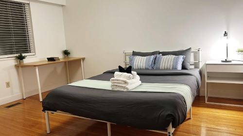 Fraserview House | Spacious Family Room with Shared Washroom