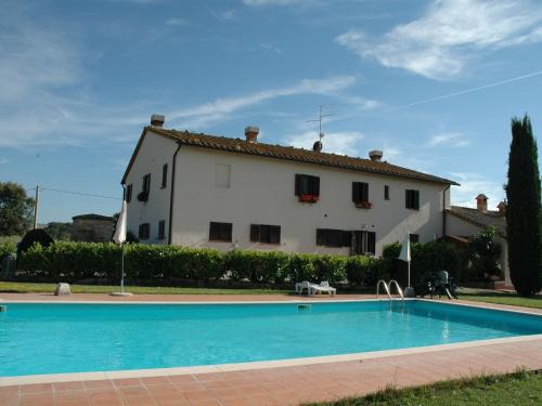 Gallina Apartment | Spacious Farmhouse in Pienza with Swimming Pool