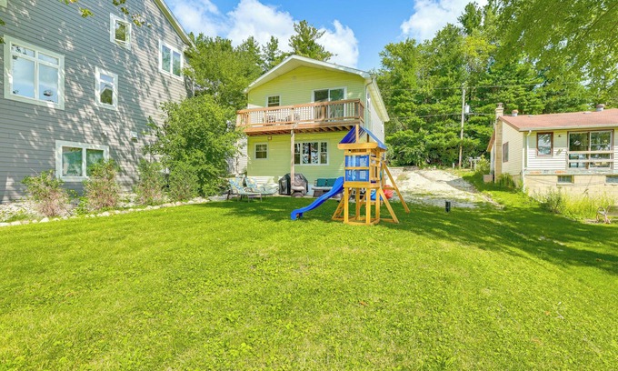 East Troy House | Spacious Getaway w/Boat Dock in East Troy!