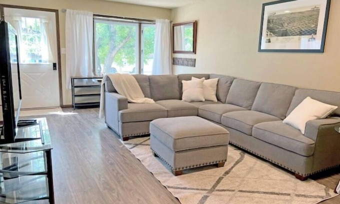 Bismarck House | Spacious Home Away From Home!