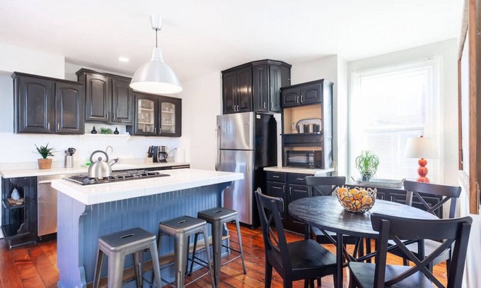 Pendleton Apartment | Spacious Home: Walk to Everything & FREE Parking