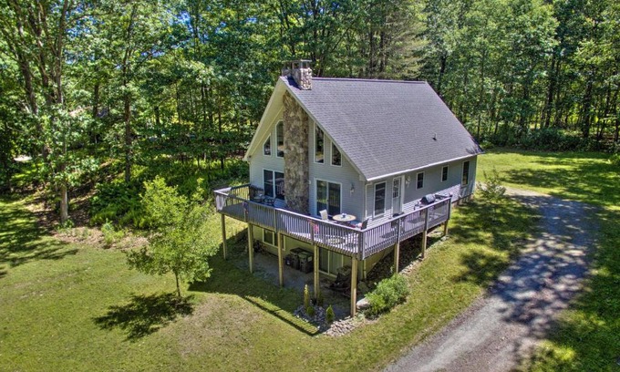 Callicoon House | Spacious Home with Deck, Grill and Delaware River View