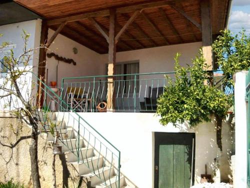 Macedo de Cavaleiros House | Spacious house in Bragança - shared garden - 120 m²