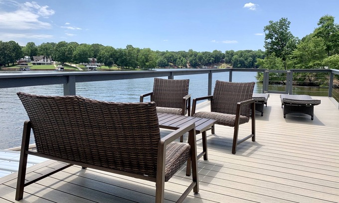 Bracey House | Spacious Lakefront Home, Amazing Views, Nice Dock, Sleeps 20 comfortably-Private