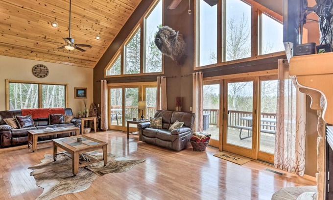 Deadwood House | Spacious Lead Getaway with Private Hot Tub and Deck!