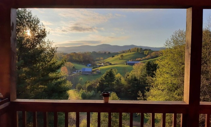 Butler Cabin | Spacious Log Cabin with Breathtaking Views